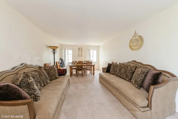 116 Honeysuckle CT, Rolling Meadows, IL 60008