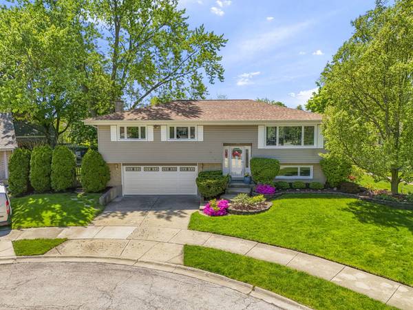 217 Robin LN, Wood Dale, IL 60191