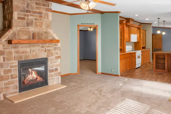 307 Lindenwood DR, Belvidere, IL 61008