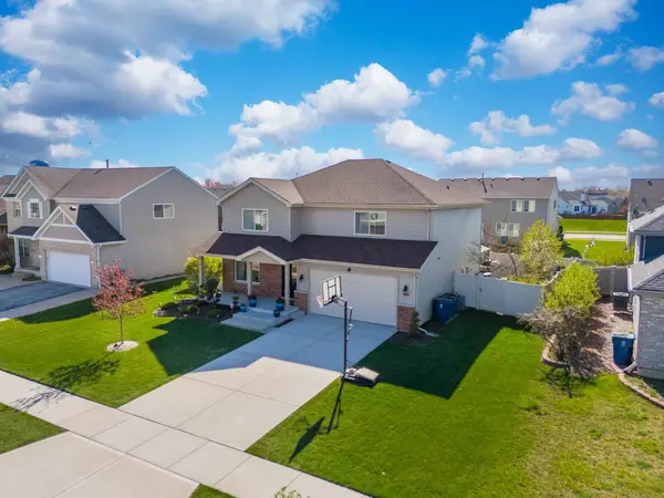 16336 Siegel DR, Crest Hill, IL 60403