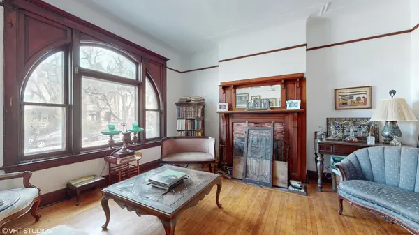 927 W Fullerton AVE, Chicago, IL 60614