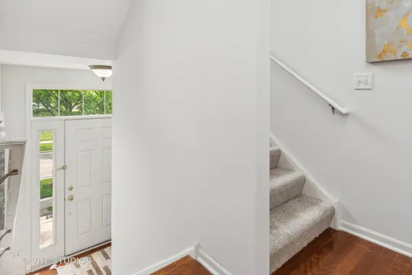 1123 Orangery CT, Carol Stream, IL 60188