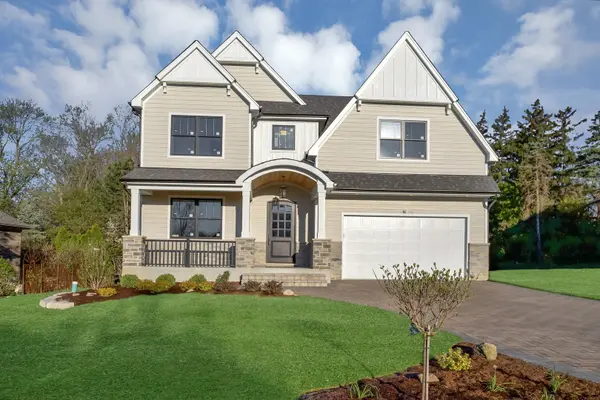 1N390 E chapel hill ct CT SE, Carol Stream, IL 60188
