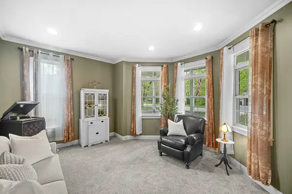 17056 Forest View DR, Tinley Park, IL 60477