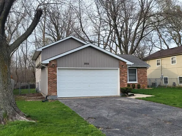 2932 20th ST, North Chicago, IL 60064