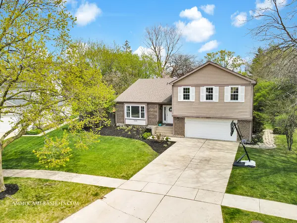 2209 Blacksmith DR, Wheaton, IL 60189