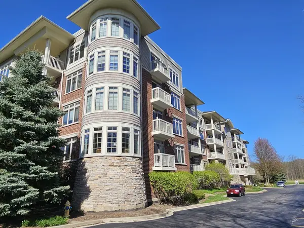425 Benjamin DR #404, Vernon Hills, IL 60061