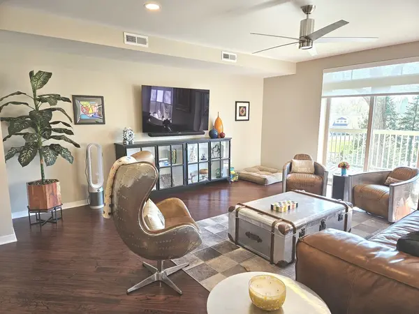 425 Benjamin DR #404, Vernon Hills, IL 60061