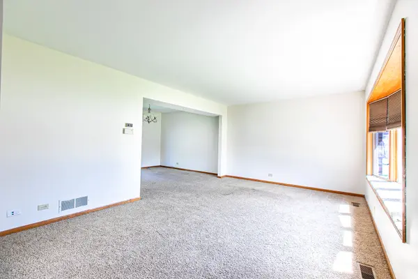 2150 Potomac PL, Elgin, IL 60123