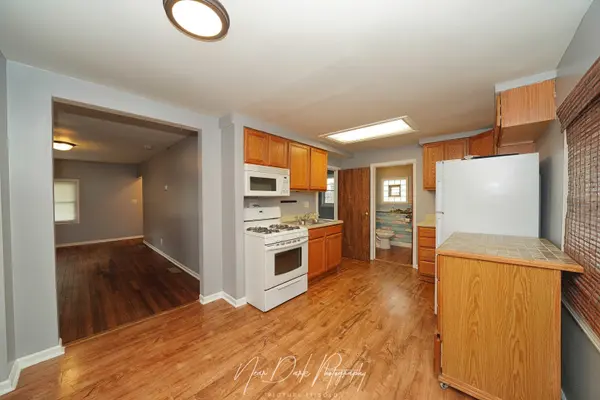 18595 W Old Gages Lake RD, Grayslake, IL 60030