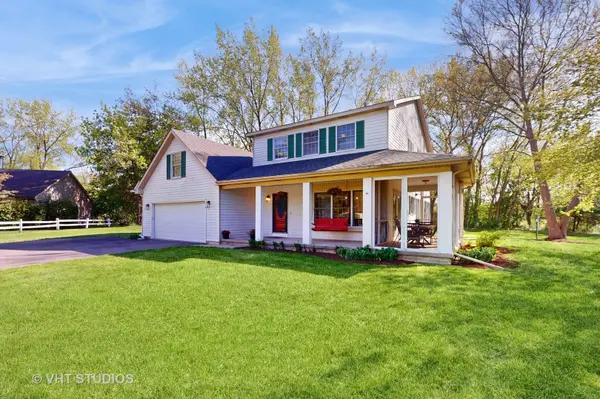 39W065 Cheyenne CT, Elgin, IL 60124