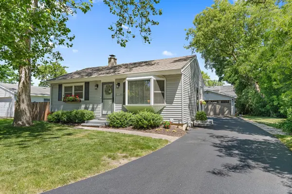 1314 Ivy LN, Crystal Lake, IL 60014
