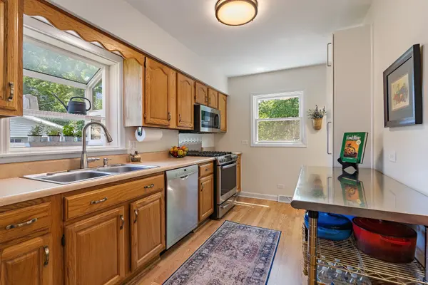1314 Ivy LN, Crystal Lake, IL 60014