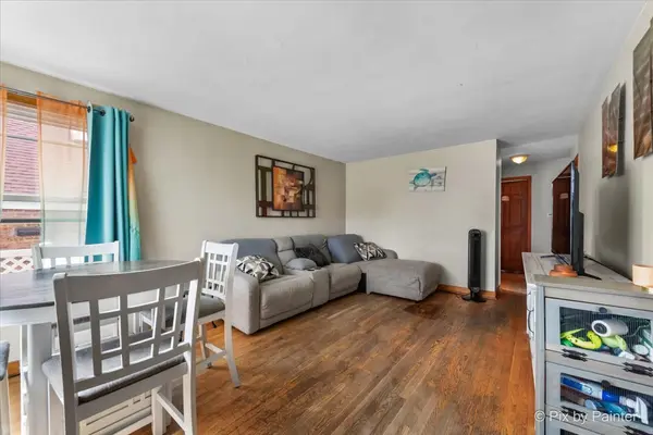 9854 Montrose AVE, Schiller Park, IL 60176