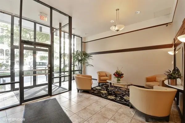 1516 N State Pkwy #16C, Chicago, IL 60610