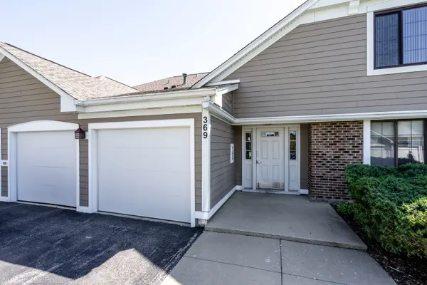 369 Heather CT #B2, Schaumburg, IL 60193