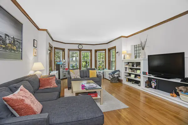 2027 W Berwyn AVE, Chicago, IL 60625