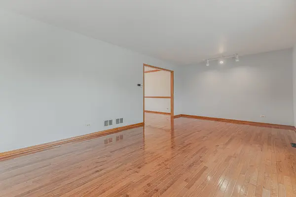 382 Beverly RD, Barrington, IL 60010