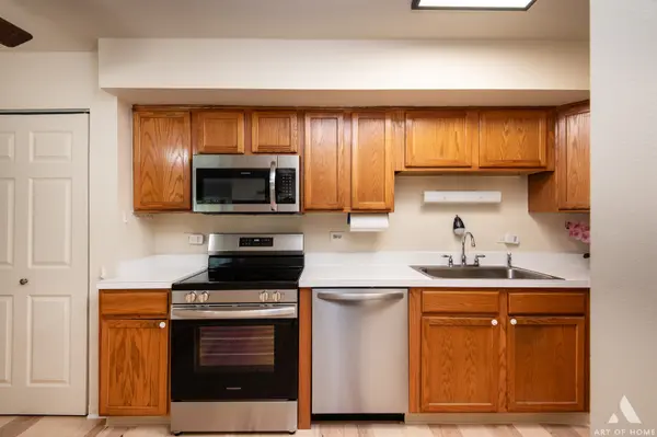 2214 S Goebbert RD #176, Arlington Heights, IL 60005