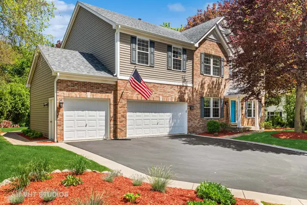 285 Buckingham DR, Algonquin, IL 60102