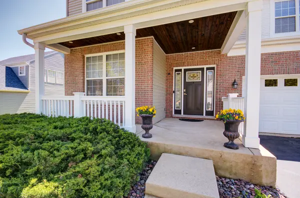 7910 Hummingbird CIR, Joliet, IL 60431