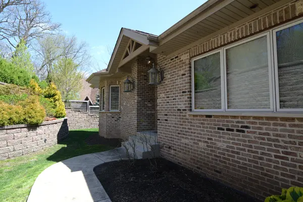 208 Crane CT, Sleepy Hollow, IL 60118