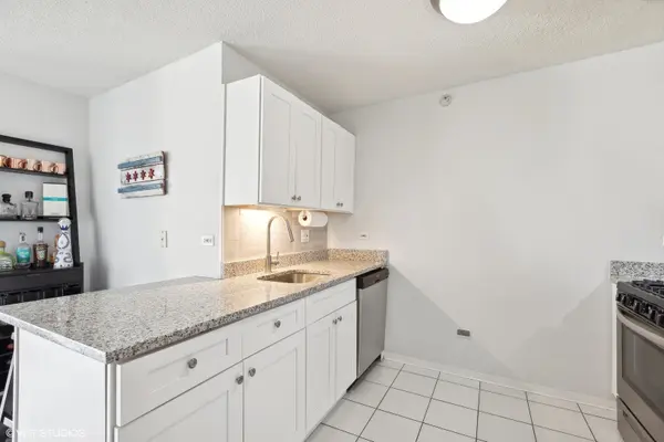 545 N Dearborn ST #W2805, Chicago, IL 60654
