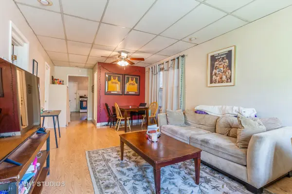 3043 N Southport AVE, Chicago, IL 60657