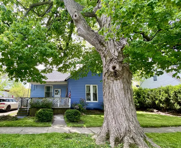 105 E Wait ST, Cerro Gordo, IL 61818