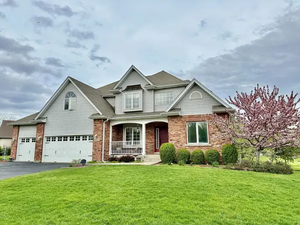 3108 Covered Bridge LN, Dekalb, IL 60115