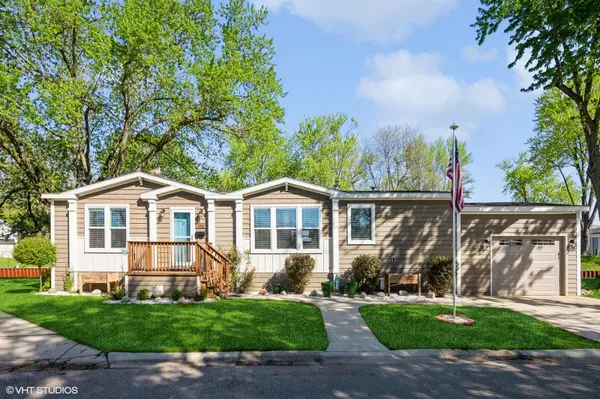206 Big Peninsula RD, Elgin, IL 60123