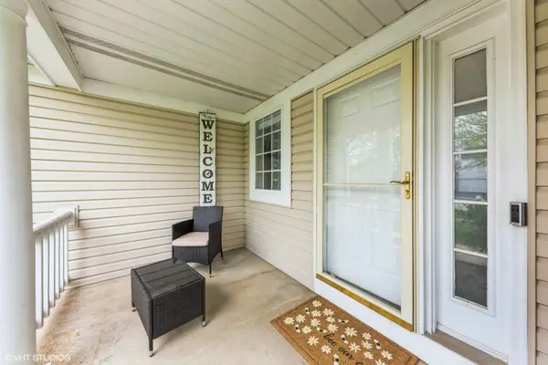 214 Lexington CT, Grayslake, IL 60030