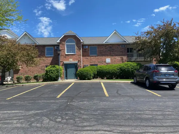 1360 Cunat CT #2C, Lake In The Hills, IL 60156