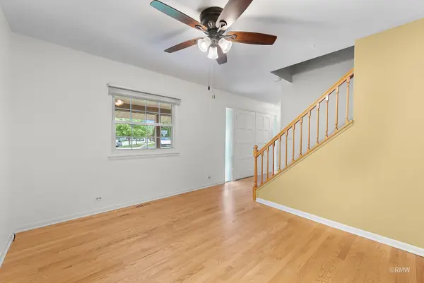1349 Cumberland CIR E, Elk Grove Village, IL 60007