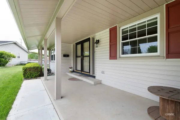 1349 Cumberland CIR E, Elk Grove Village, IL 60007