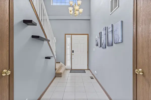 967 Emerald DR, Pingree Grove, IL 60140