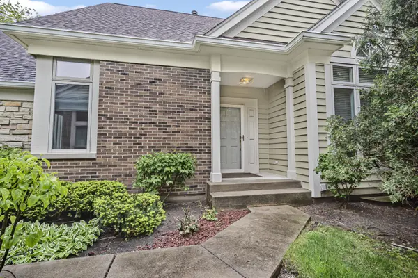 888 Fountain View DR, Deerfield, IL 60015