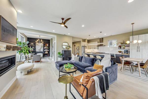 1533 W Superior ST #2, Chicago, IL 60642