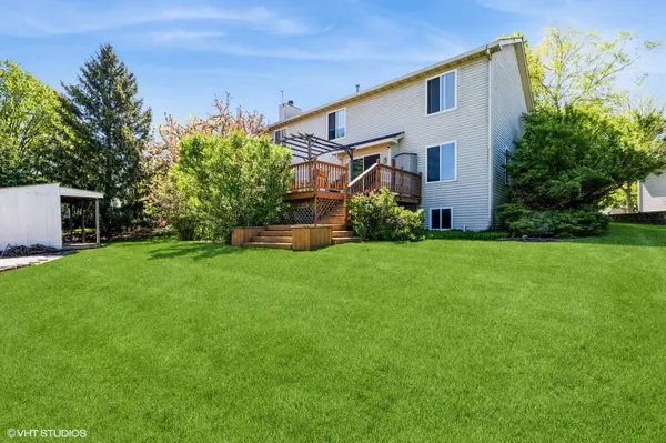 2462 Green Valley CT, Aurora, IL 60503