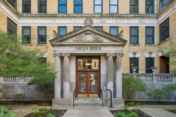 559 W Surf ST #909, Chicago, IL 60657