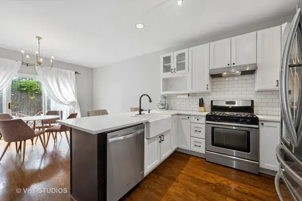 4512 W Hutchinson ST, Chicago, IL 60641