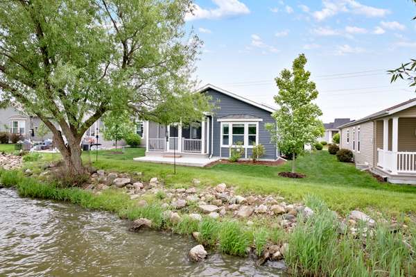 1404 Scenic View DR, Grayslake, IL 60030