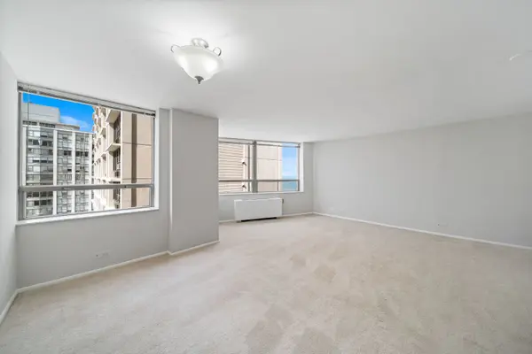 5701 N Sheridan RD #17H, Chicago, IL 60660