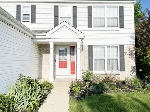 1816 Van Dyke LN, Carpentersville, IL 60110