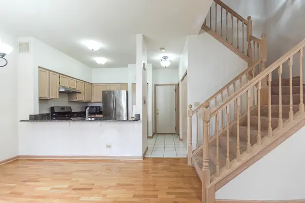 5 Donald CT, Elmhurst, IL 60126