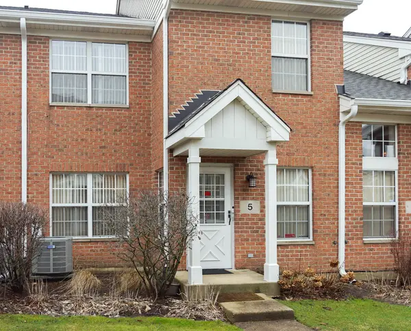 5 Donald CT, Elmhurst, IL 60126