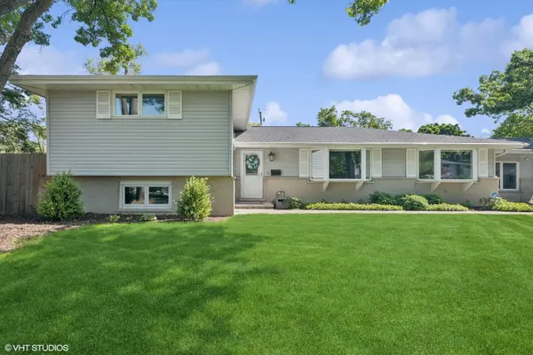 3530 Carol LN, Northbrook, IL 60062