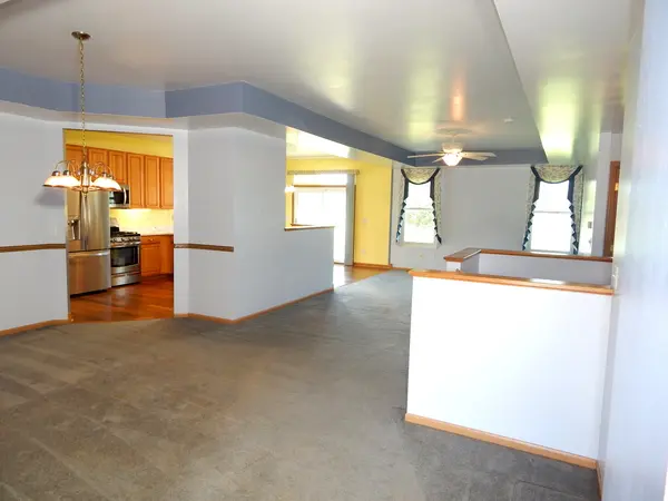24342 Apple Tree LN, Plainfield, IL 60585