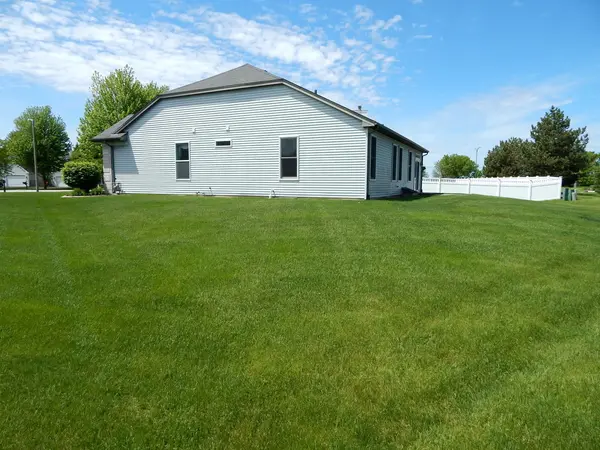 24342 Apple Tree LN, Plainfield, IL 60585