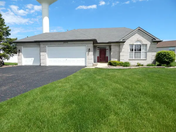 24342 Apple Tree LN, Plainfield, IL 60585